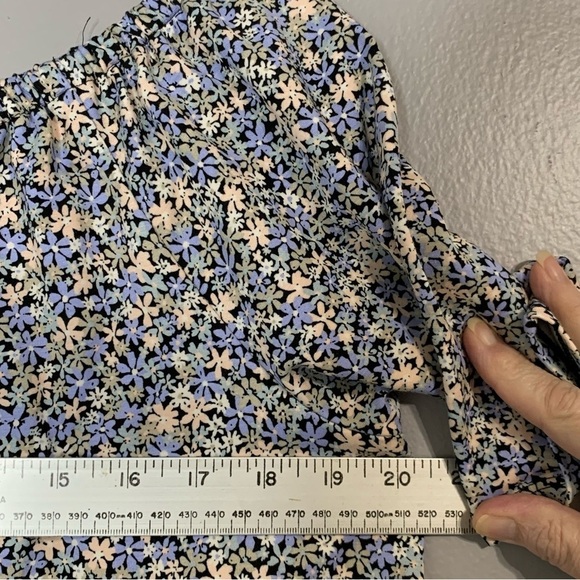 J. Jill NWT Wearever Collection‎ spring ditzy print short sleeve shirt. Size M - Picture 10 of 12